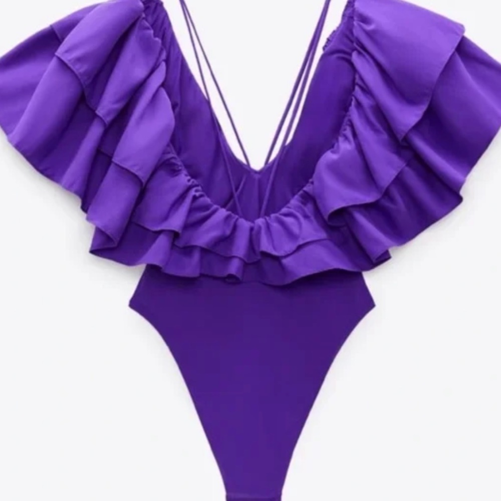 - Zara NWTGS ,Large Ruffle Swimsuit, size small - Picture 5 of 8